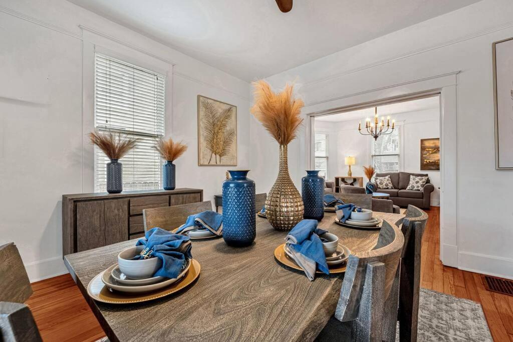Exquisite Two-Story Home Located In Midtown Memphis Extérieur photo